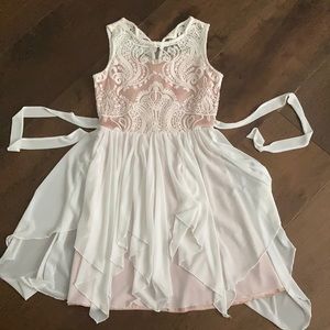 Beautiful white and gold dress for parties/dances!